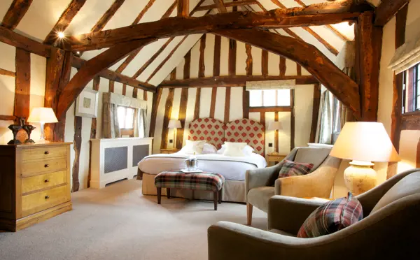 Swan Gainsborough Suite with beams